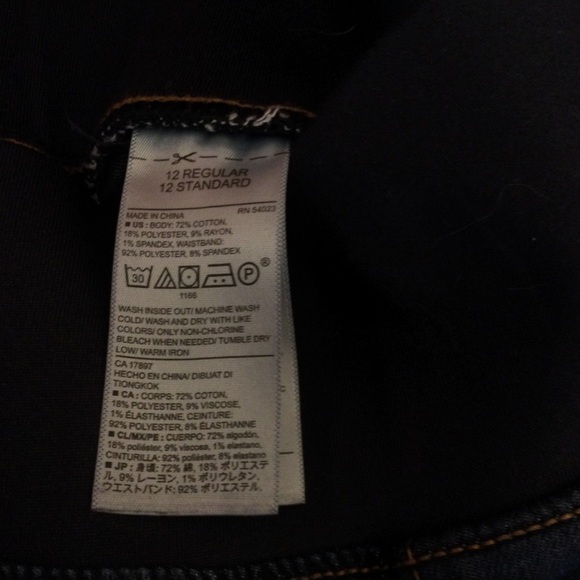 Old Navy Maternity Jeans - Picture 9 of 10